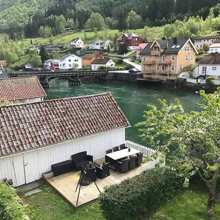 Stryn - House By The River Dış mekan fotoğraf