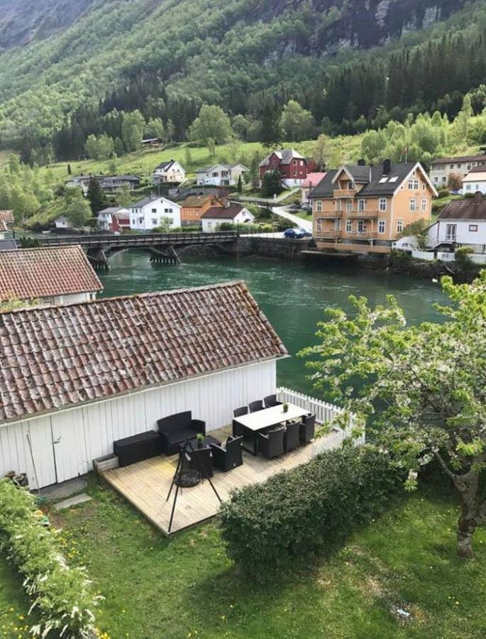 Stryn - House By The River Dış mekan fotoğraf