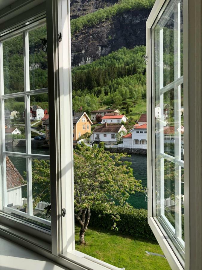 Stryn - House By The River Dış mekan fotoğraf